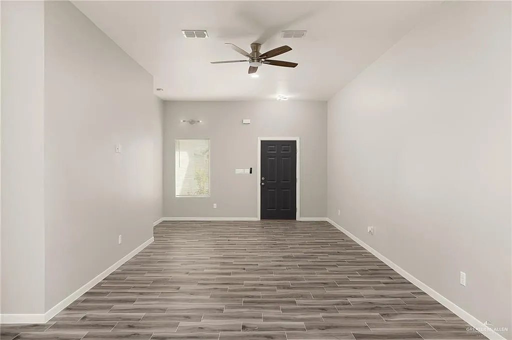 3 bed, 2.0 bath, 1302 sqft, $1,650 — Photo 4