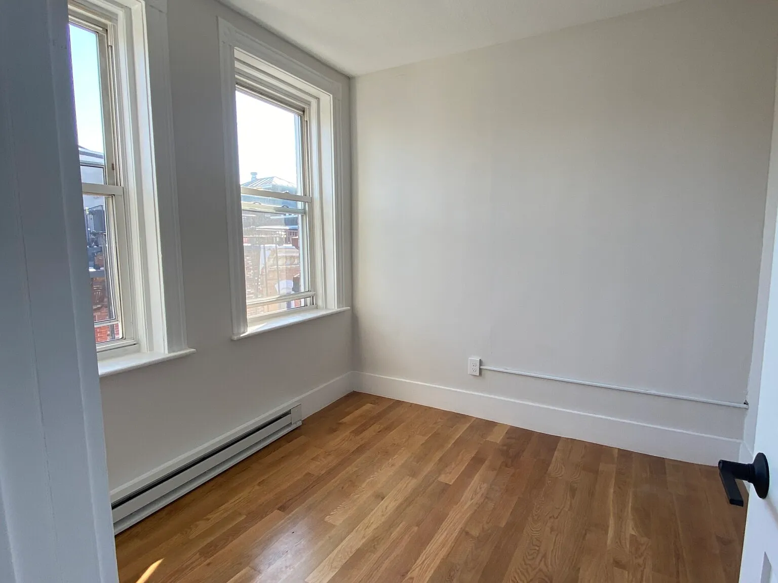 2 bed, 500 sqft, $3,200 — Photo 3