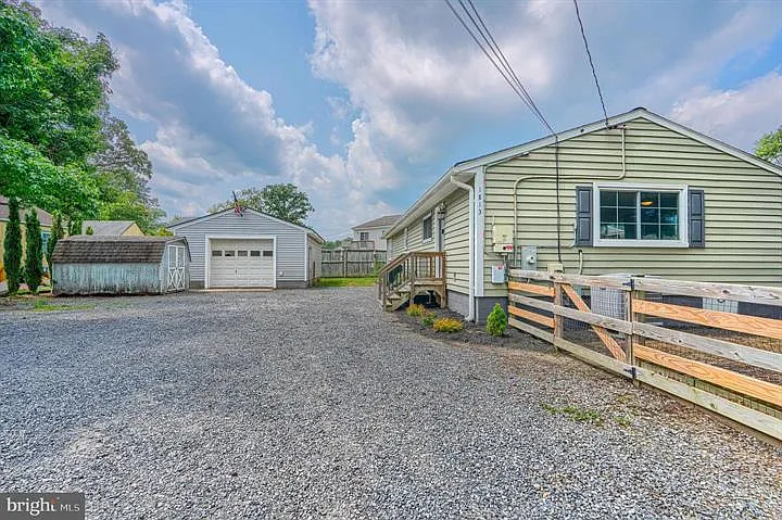 3 bed, 1450 sqft, $2,880 — Photo 4