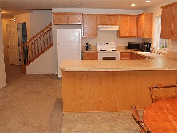 3rd image of 5902 NE 64th St