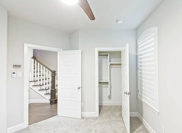 5319 Holland Ave — Photo 7