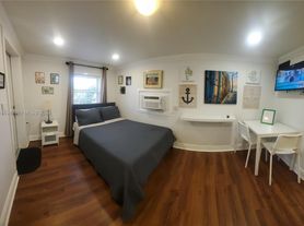 1030 S 62nd Ave, Hollywood, FL