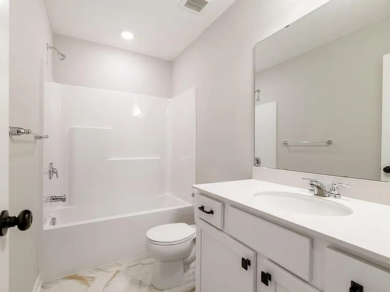 13640 Busch Ln — Photo 3