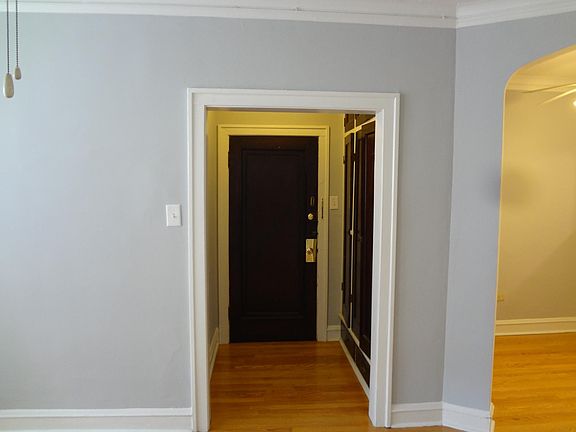 2nd image of 4059 1/2 N Elston Ave APT 1B