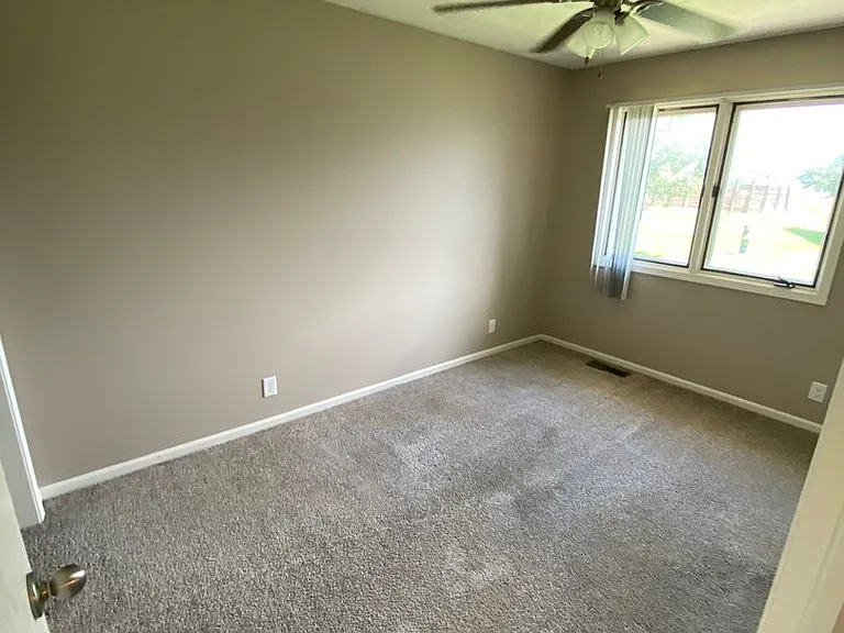 Southdale Square Apartments — Photo 273