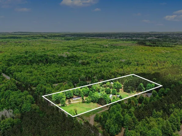 6585 Wallaker Rd, Benzonia, MI 49616