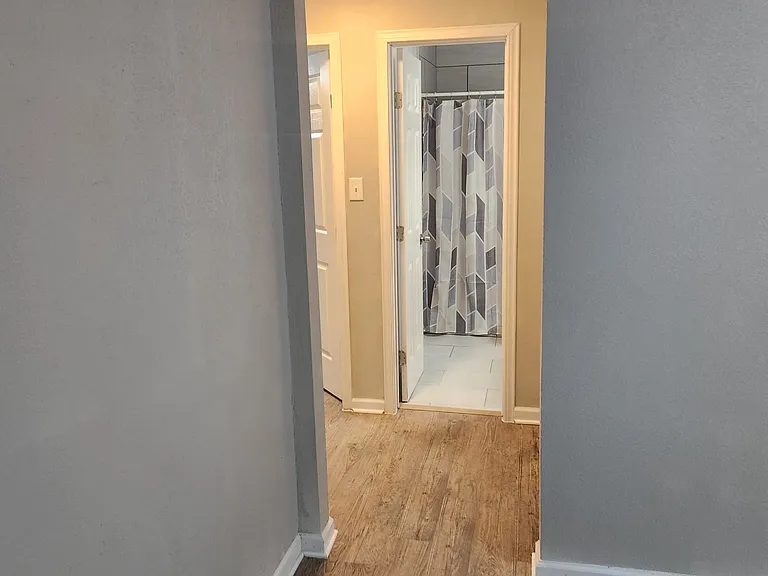 1622 Lucas Ave — Photo 5