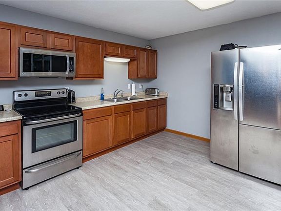 3rd image of 1779 F Ave