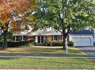 22W280 Glen Valley Dr, Glen Ellyn, IL 60137