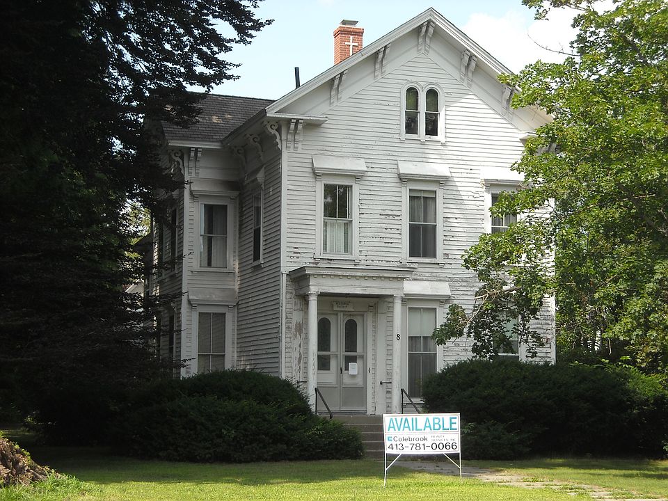 8 East Main Street Huntington, MA