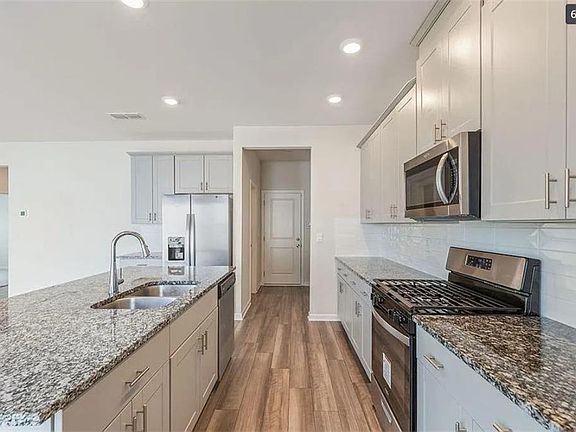 5th image of 6901 Durham Ln