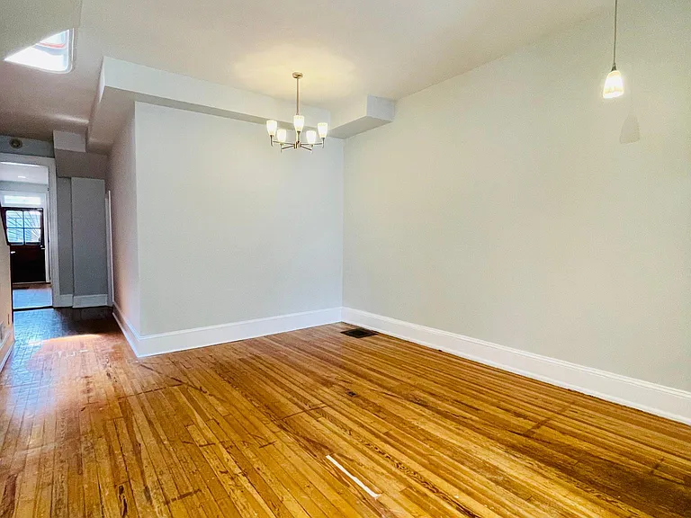 126 Thomas St NW #1 — Photo 2