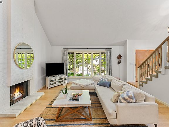 5th image of 17121 Wall St