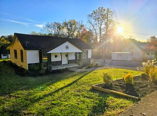 2725 Daffodil Ln, Mascot, TN 37806