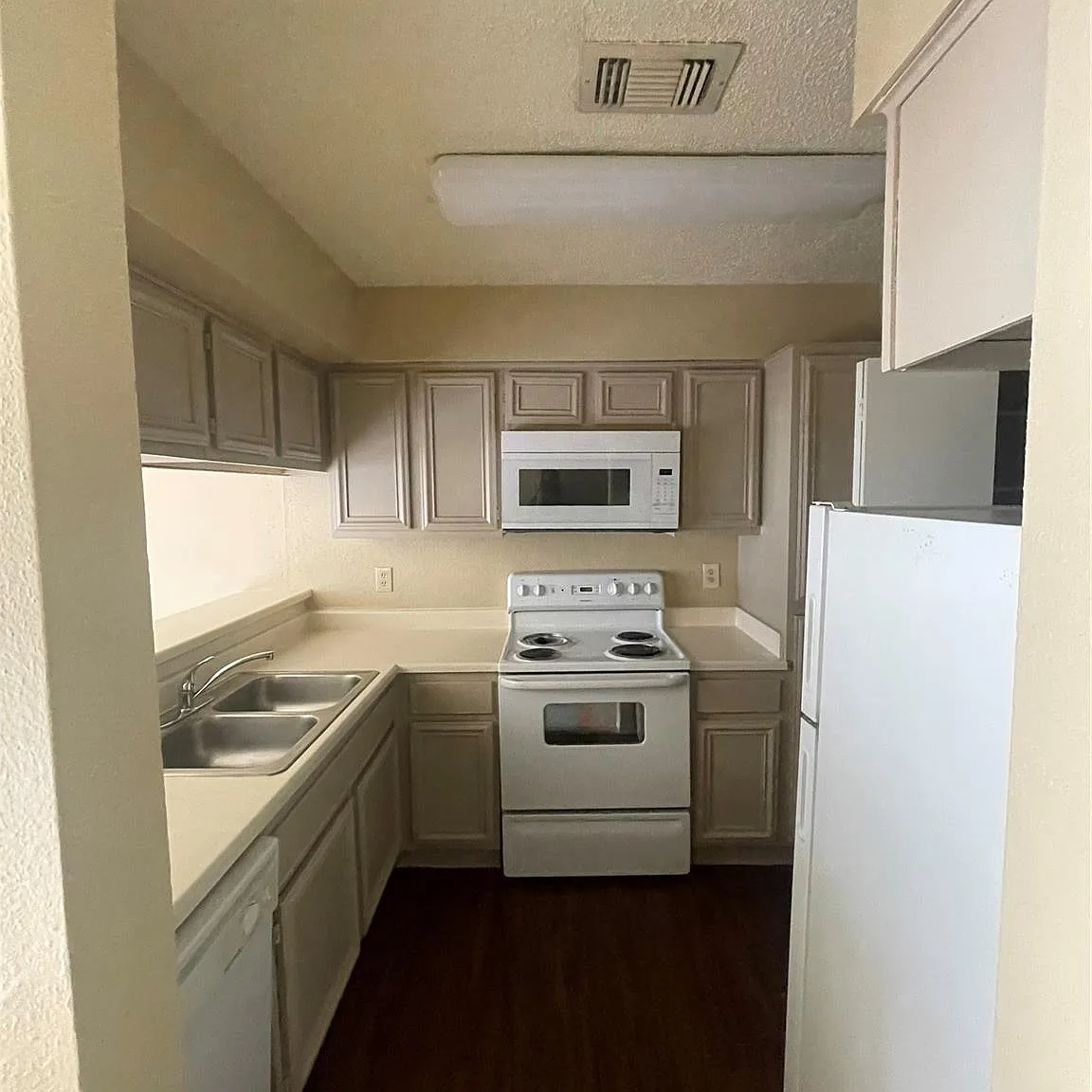 1 bed, 1.0 bath, 750 sqft, $1,000 — Photo 4