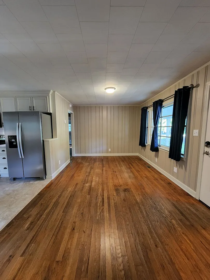 Black Mountain Rental — Photo 4