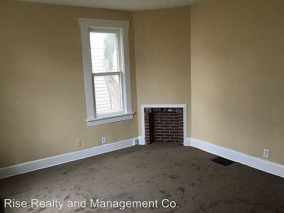 2nd image of 162 1/2 Lake St