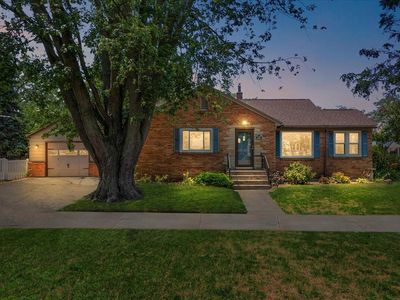 678 Pine Ave, Holland, MI, 49423