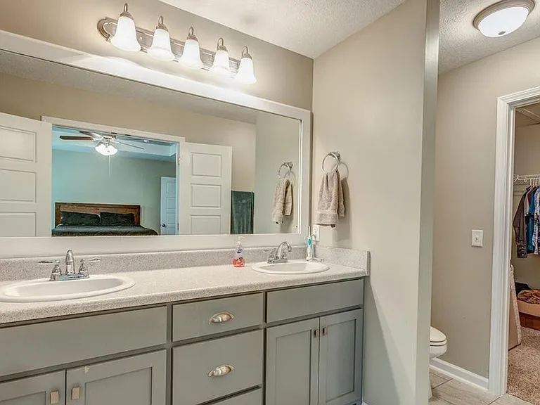 7228 Quail Hollow Dr — Photo 9