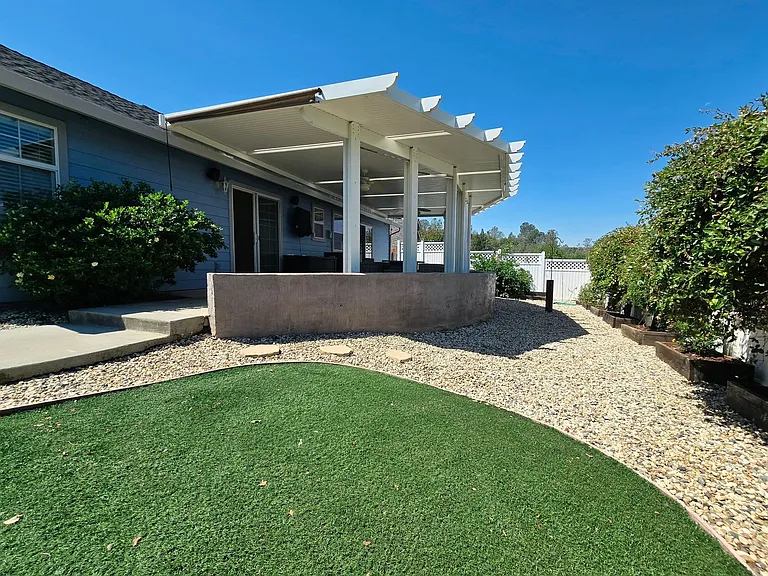 8080 Quartz Ln — Photo 3