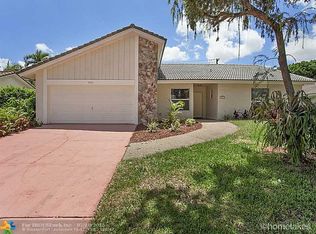 3922 NW 72nd Dr, Coral Springs, FL 33065