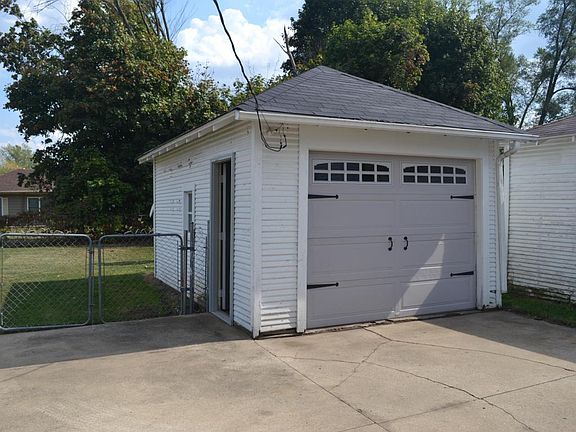 2nd image of 5 Pioneer St