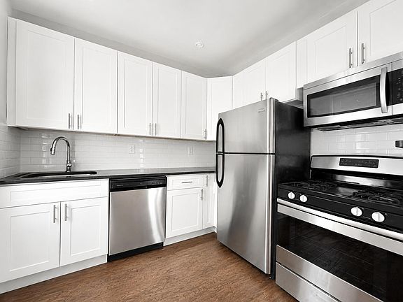 4th image of 546 Isham St APT 21A