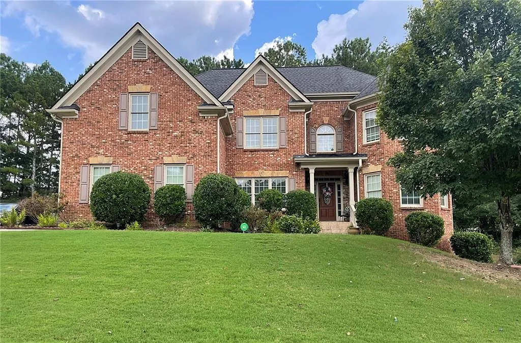 5 bed, 3.0 bath, 3891 sqft, $3,500 — Photo 1