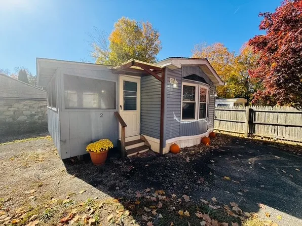 2 Lilac Ln, Mahopac, NY 10541