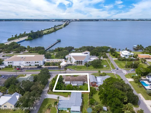 303 N Riverside Dr, Indialantic, FL 32903
