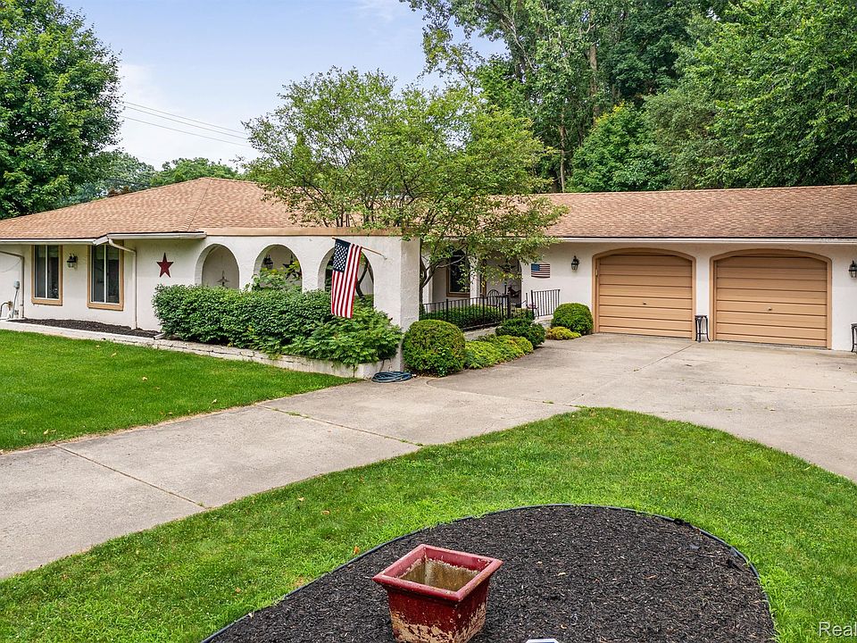 1st image of 34252 Parkgrove Dr
