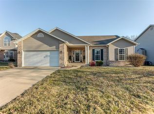 16 Annebriar Dr, Maryville, IL 62062