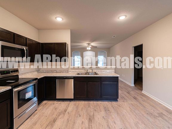 4th image of 1140 Rockwell Dr