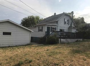 512 8th St NE, Minot, ND 58703