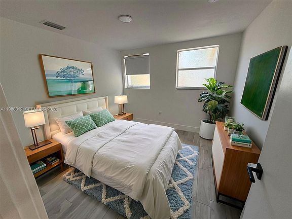 4th image of 1000 7th St APT 10