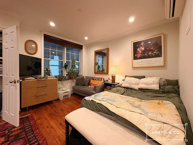 317 Humboldt St #1R — Photo 4