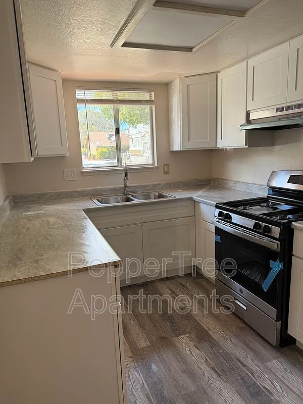 PepperTree Townhomes — Photo 3