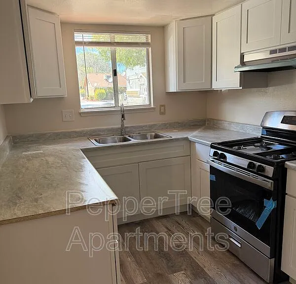 720 E Elm Ave #D — Photo 3