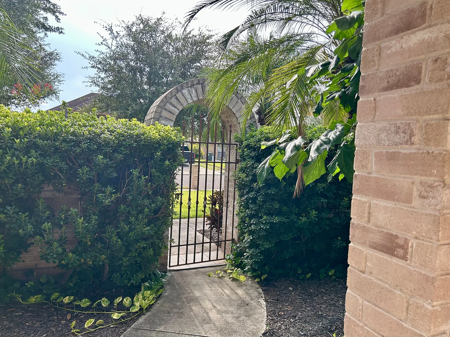 5 bed, 4.0 bath, 2804 sqft, $3,650 — Photo 4