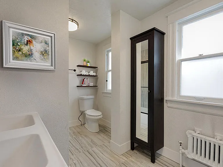 1124 N. St. Paul Street — Photo 5