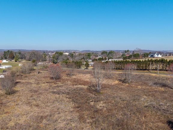 2nd image of 864 Old Highway 68