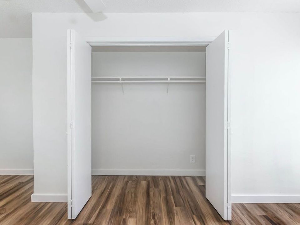 Building Photo 5