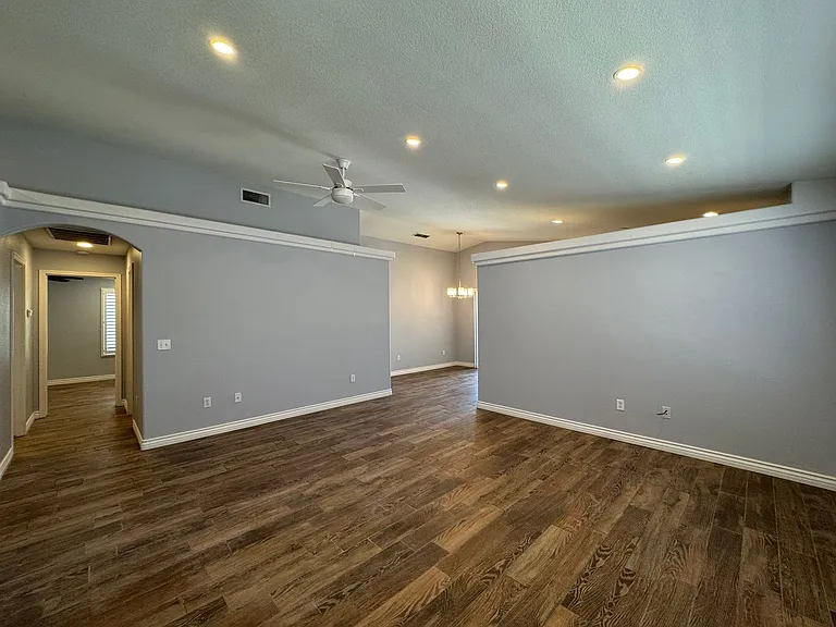 2454 E Saguaro Dr — Photo 6