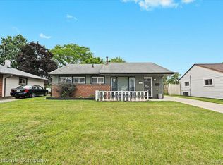 29565 Winter Dr, Garden City, MI 48135