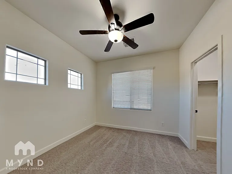 14535 W Port Royale Ln — Photo 16
