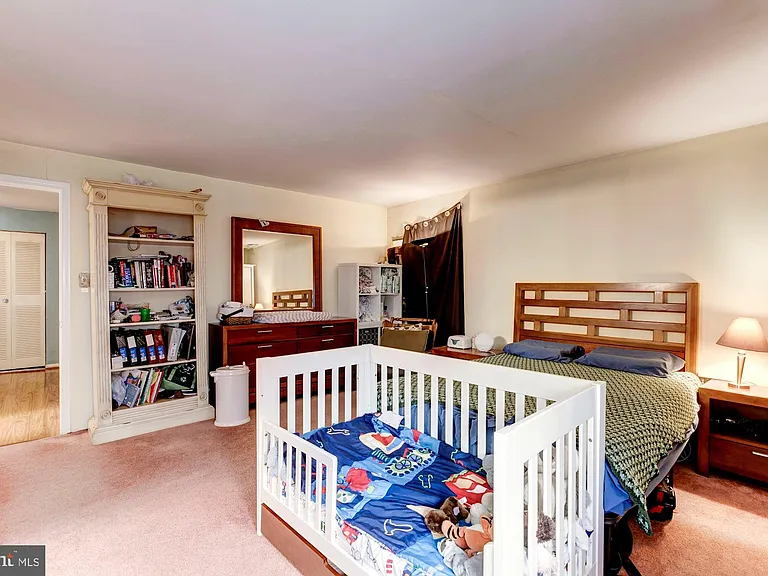 150 Monroe St #102 — Photo 16