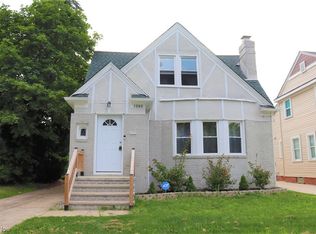1080 Roanoke Rd, Cleveland Heights, OH 44121