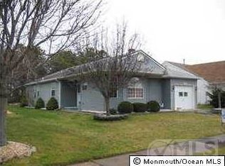 84 Trent Dr, Toms River, NJ