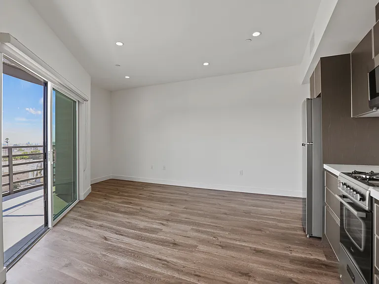 The Fairfax Flats — Photo 11