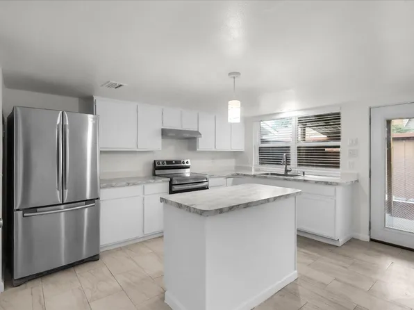 3118 Roundtree Ln, Garland, TX 75044